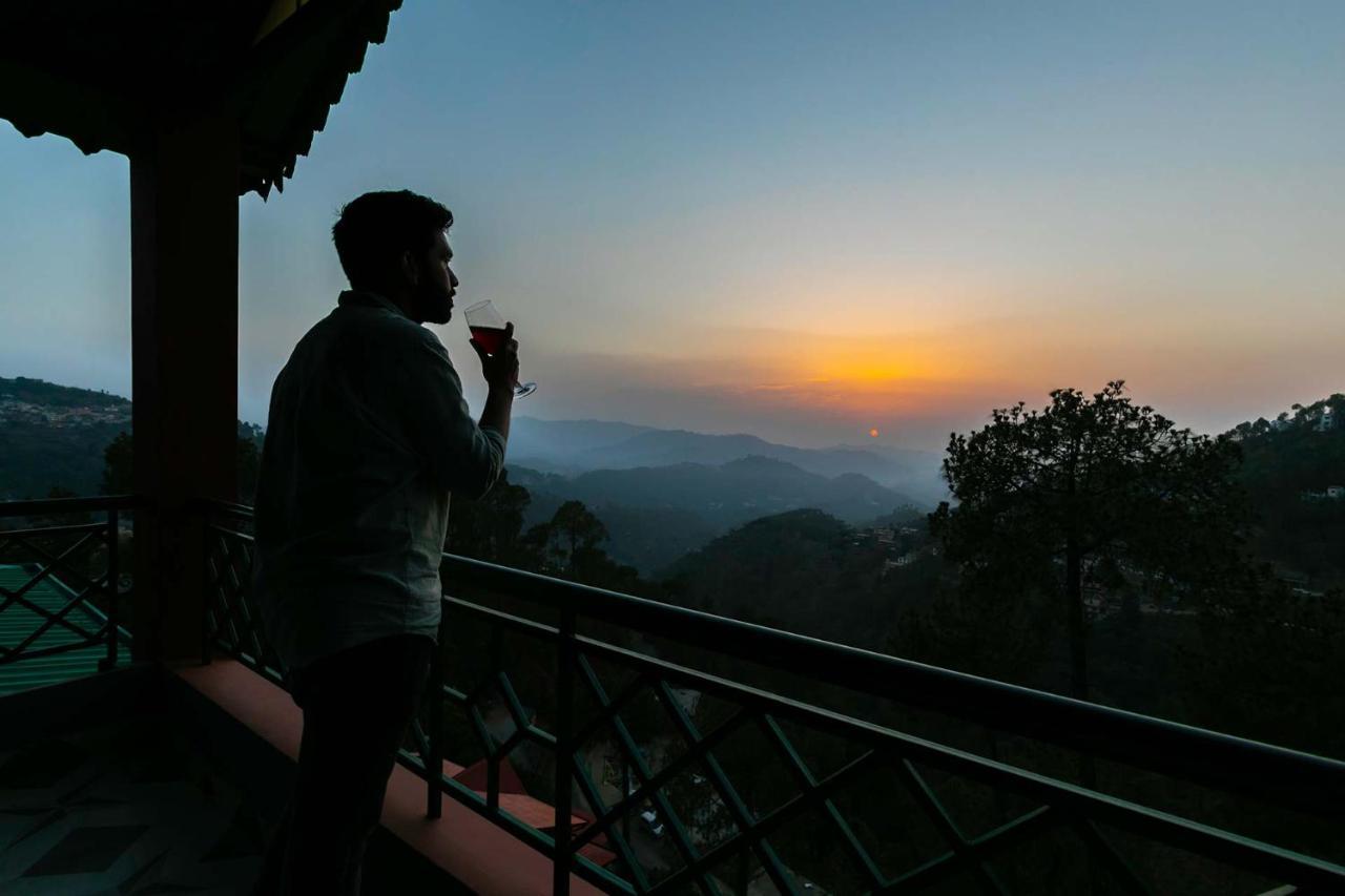 Stayvista At Cecil Cottages With Barbeque, Hill View Kasauli Exterior foto