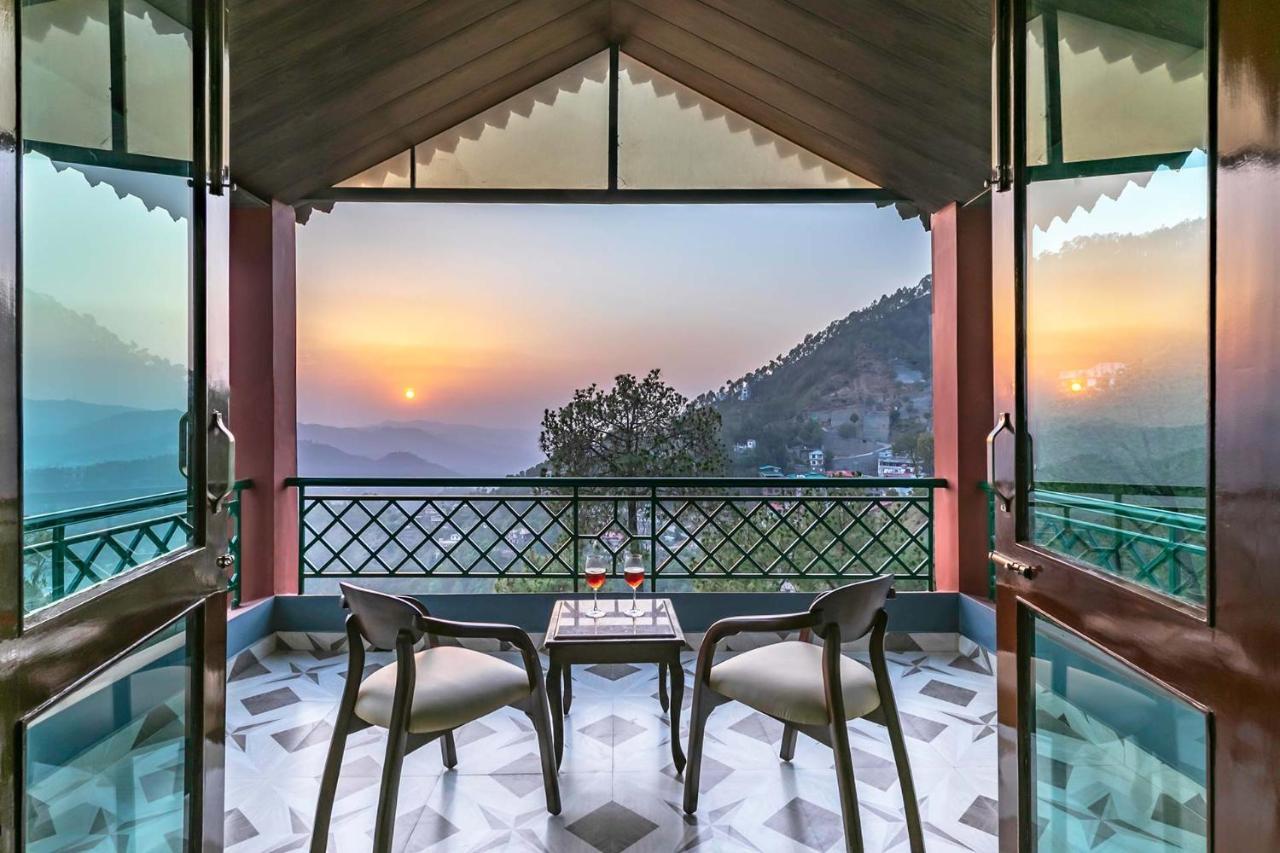 Stayvista At Cecil Cottages With Barbeque, Hill View Kasauli Exterior foto