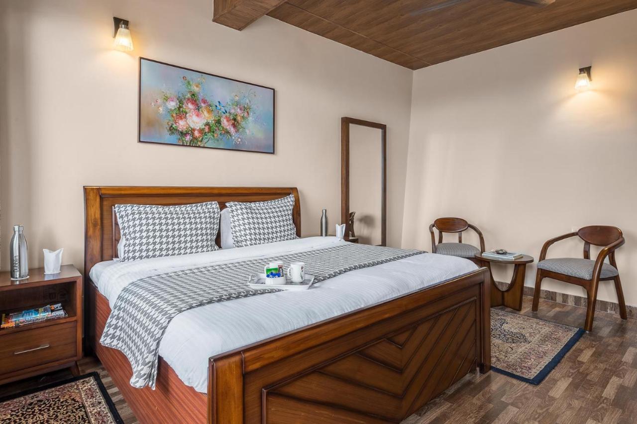 Stayvista At Cecil Cottages With Barbeque, Hill View Kasauli Exterior foto
